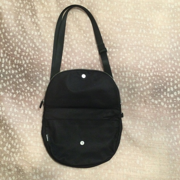 Lululemon All Night Festival Bag 5L Black Gold - Picture 2 of 4
